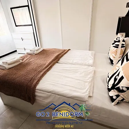Bermuda Vibes Pool View Terrace Apartment Benidorm